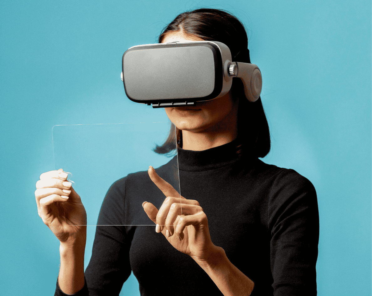 Virtual Reality (VR)